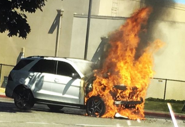 incendio BMW / Fuente: @_ender