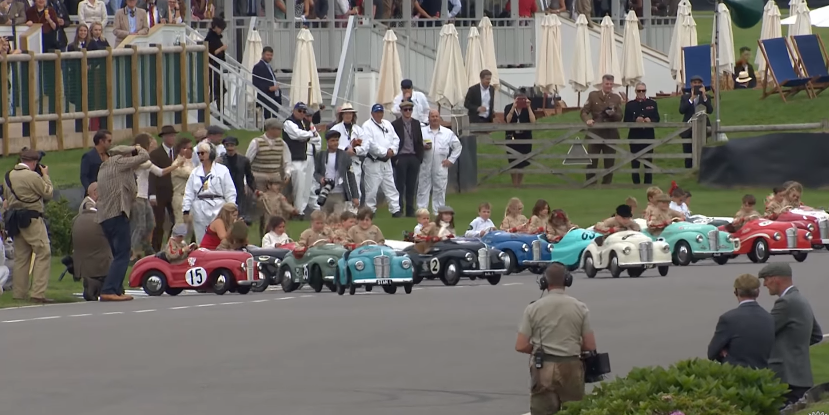 coches a pedales / Fuente: Youtube @GoodWood Road & Racing