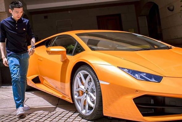 llevó a su hijo en Lamborghini a la escuela/ Fuente: Instagram @billionaireheaven