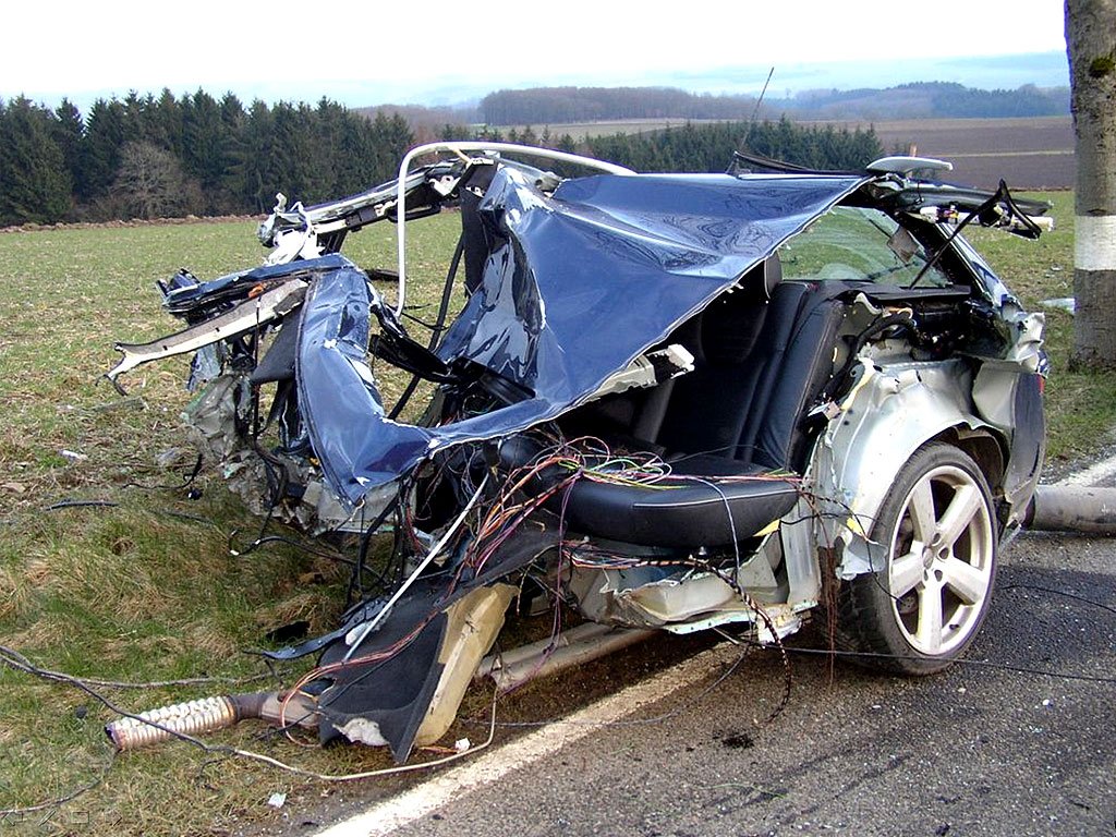 После сильно аварий. Audi rs6 crash.