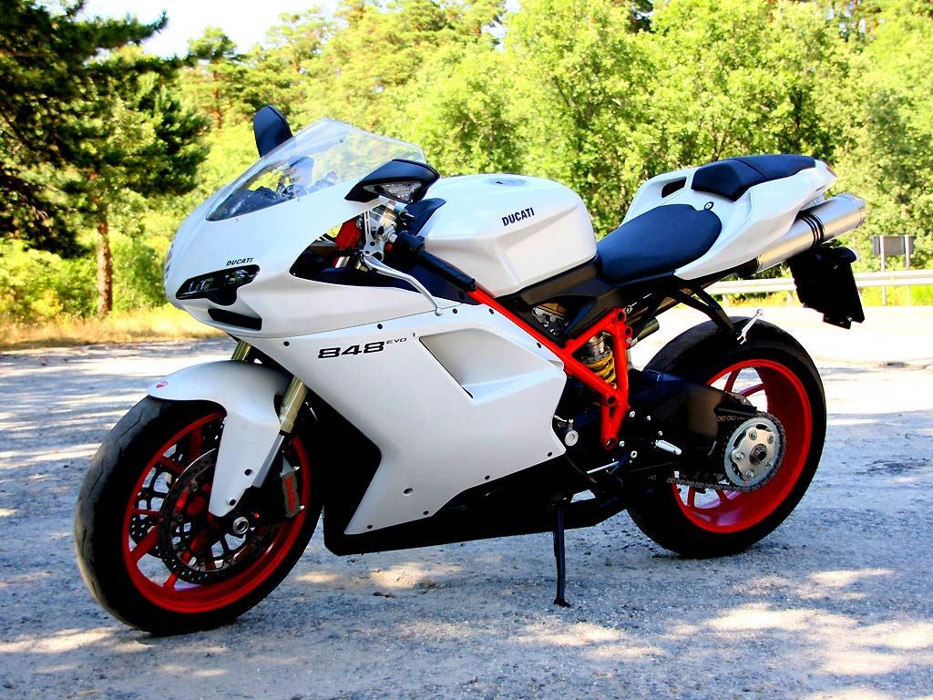 Ducati 848 Evo 2011 08 04 Autocity